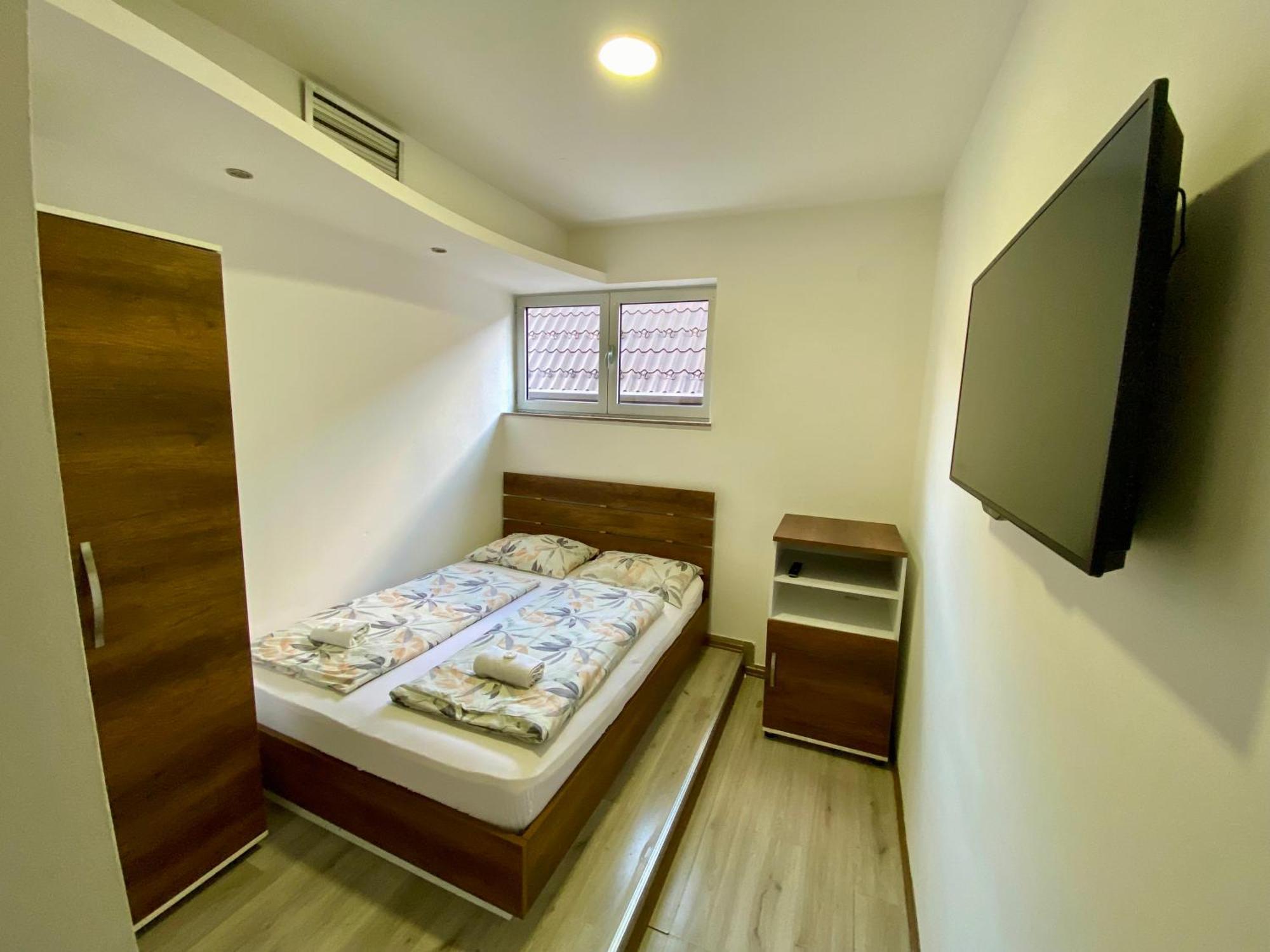 Hotel Irish Bihac Ngoại thất bức ảnh
